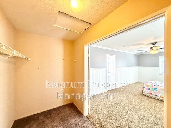 Building Photo - 37168 Santa Rosa Glen Dr