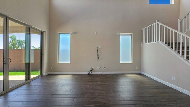 Building Photo - Private Pool in excellent newer neighborhood!