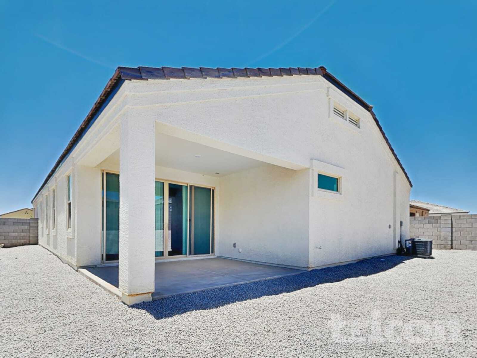 Building Photo - 30094 W Clarendon Ave