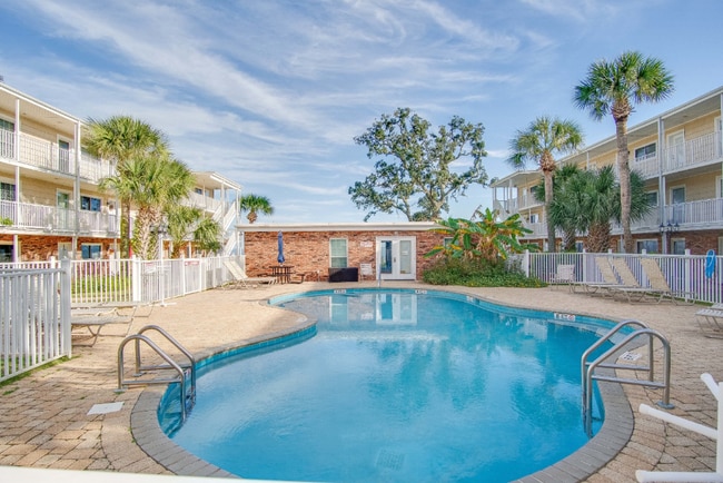 Building Photo - Bayfront 2BR/2BA Condo at Bayview Terrace ...