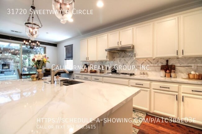 Building Photo - 31720 Sweetwater Cir
