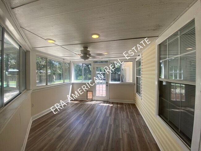 Building Photo - 19 Winfield Way