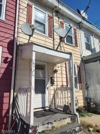 Building Photo - 243 Mercer St