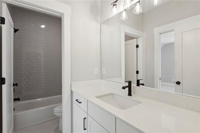 Building Photo - 1009 Fendley St
