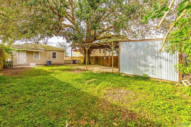 Building Photo - 601 Poplar St