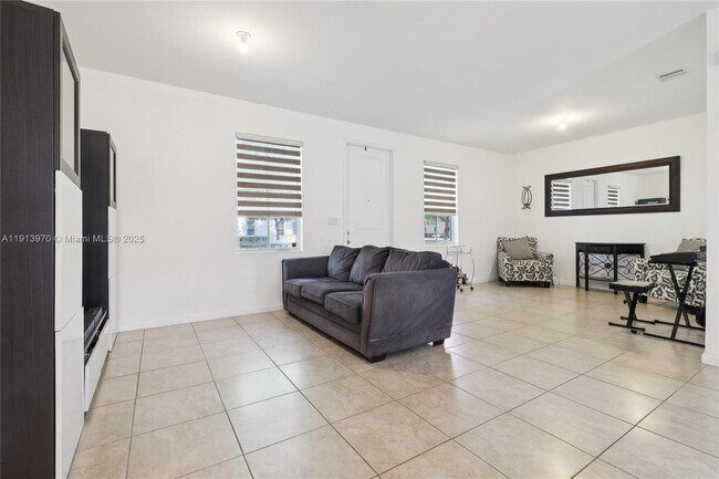 Building Photo - 24313 SW 115 Ct