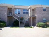 Building Photo - 2218 Katy Ln
