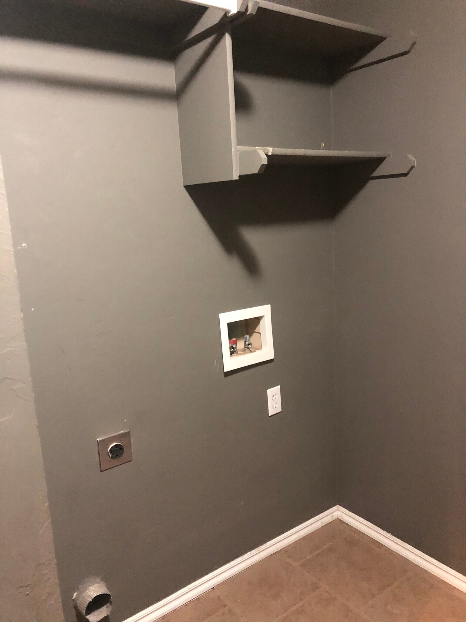 Laundry connections - 520 S Castle Ridge Ln