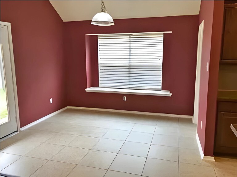 Building Photo - 400 Angler Dr