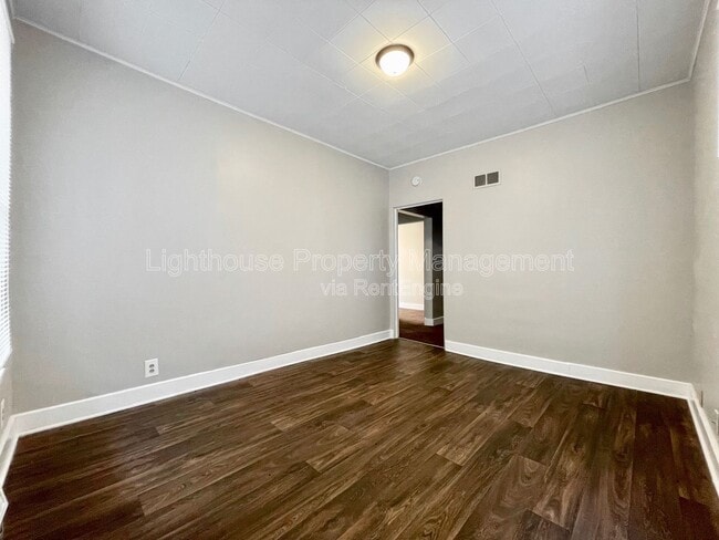 Building Photo - 1633 Peck St