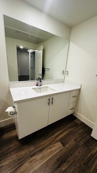 Building Photo - 5933 Sunstone Dr