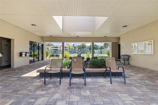 Building Photo - 21280 Brinson Ave