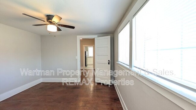 Building Photo - 1016 W Cucharras St