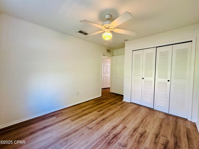 Building Photo - 1402 Lighthouse Rd