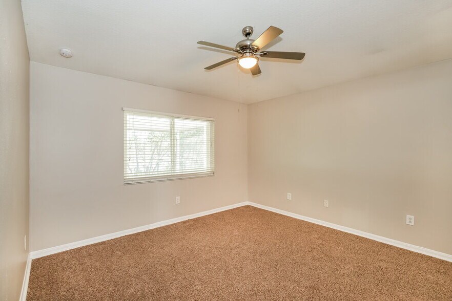 Building Photo - 11841 Brenford Crest Dr