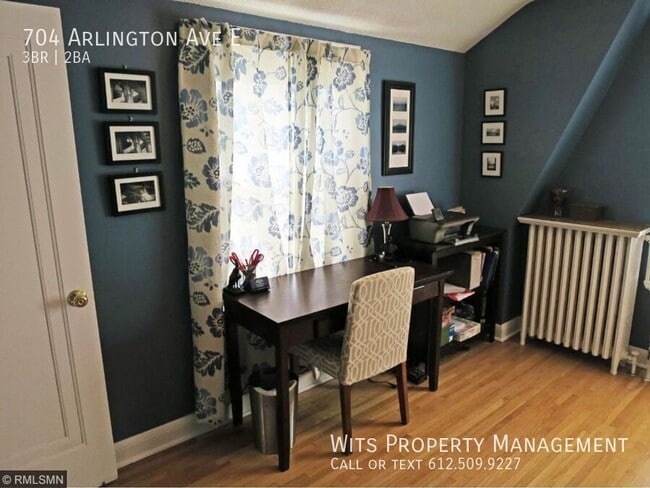 Building Photo - 704 Arlington Ave E