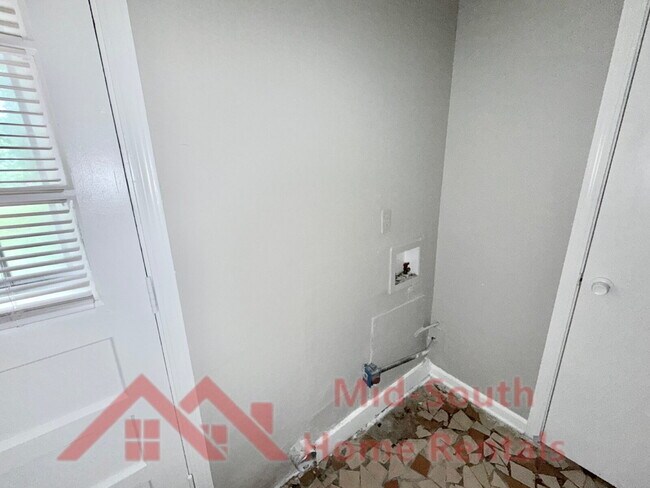 Building Photo - 480 Whiteville Ave