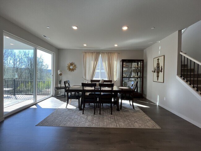 Building Photo - Spacious 5BR Home Near Mountainside High School with Loft, Balcony & Large Kitchen