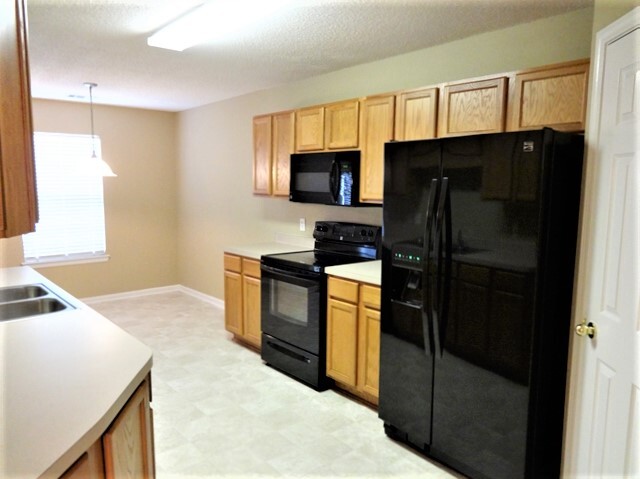 Building Photo - 47 Willow Lakes Dr