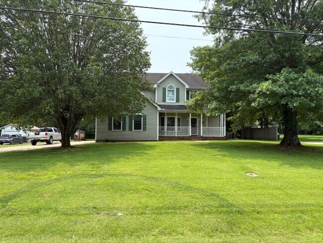 Building Photo - Murfreesboro 4BR/2.5BA fenced yard