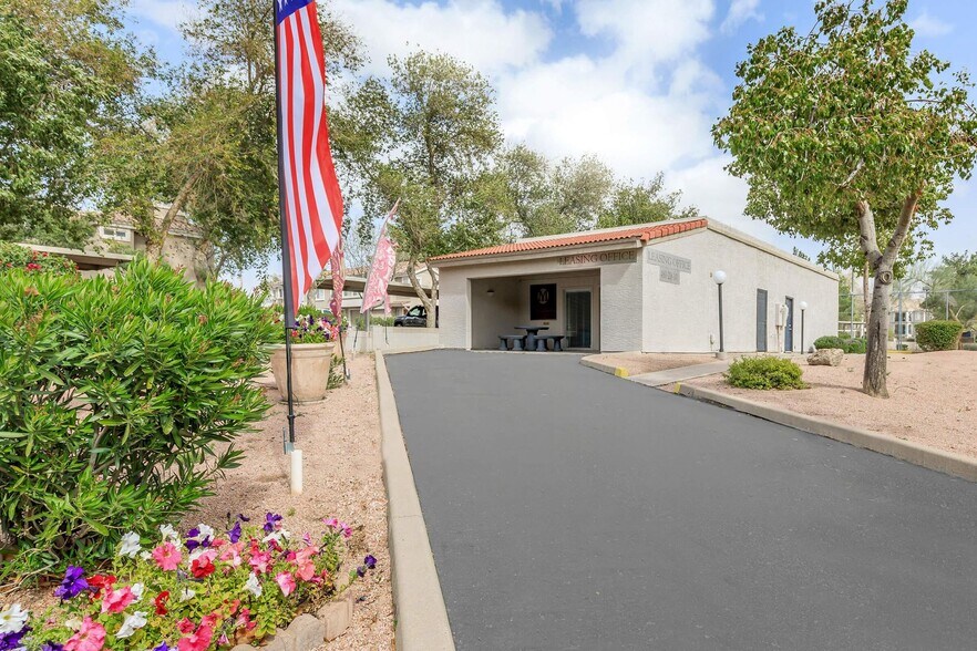 Building Photo - Marabrisa Condominiums