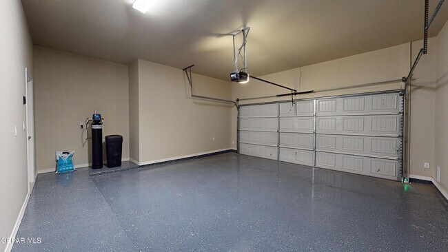 Building Photo - 500 La Entrada Cir