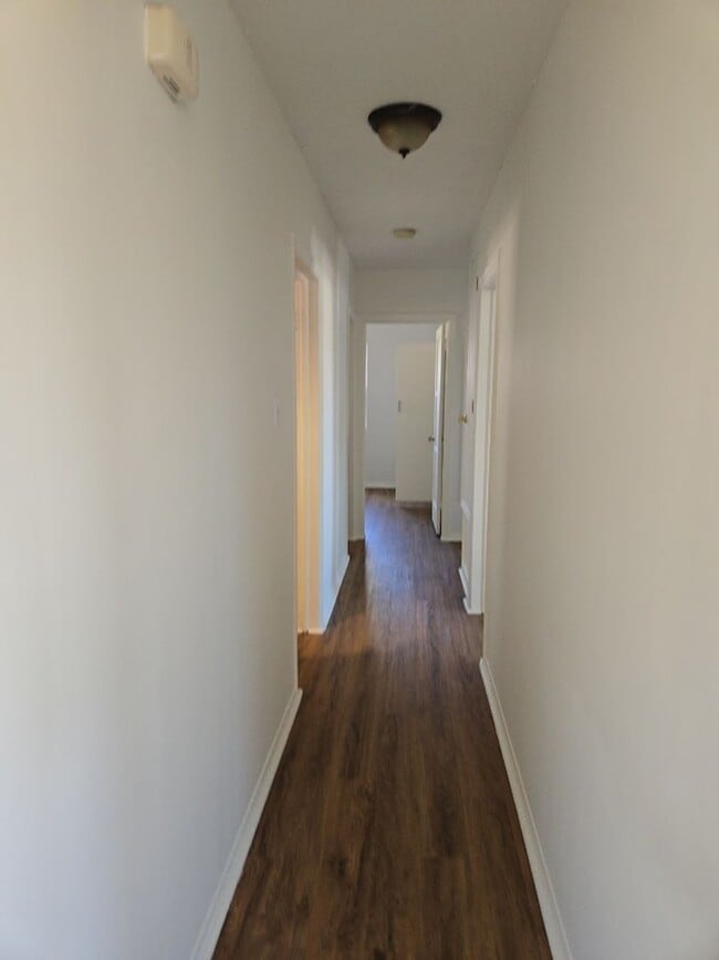 Building Photo - 813 Palisades Dr NW