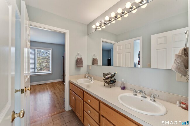 Building Photo - 7 Lower County Rd