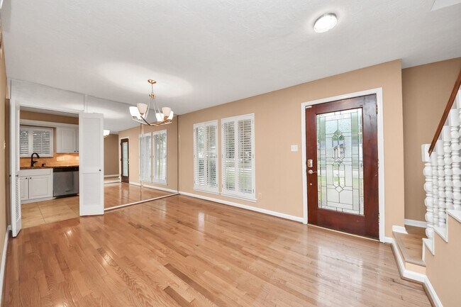 Building Photo - 15126 Trailside Dr