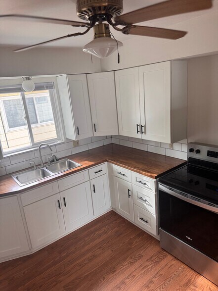 Building Photo - 1196 Knox Ave