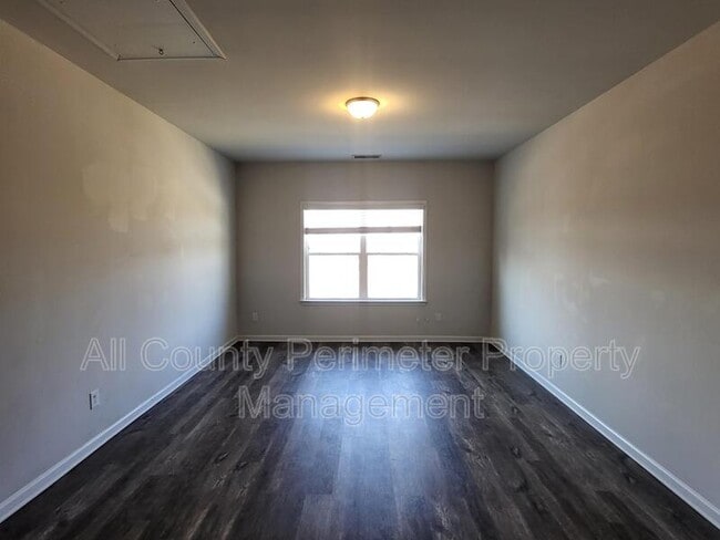 Building Photo - 3328 Fall Branch Ln