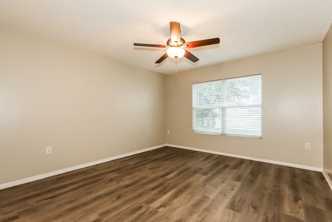 Building Photo - 4326 Fieldview Cir