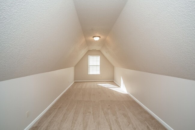 Building Photo - 9204 Lazzini Cove