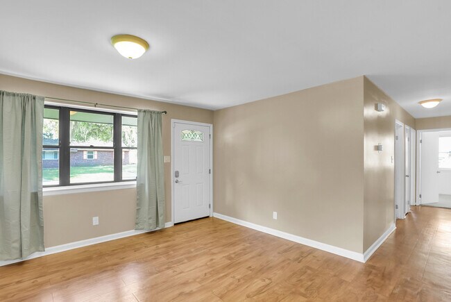 Building Photo - 2222 Bacon Park Dr