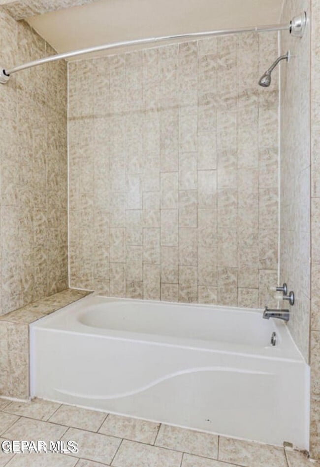 Building Photo - 304 5th St