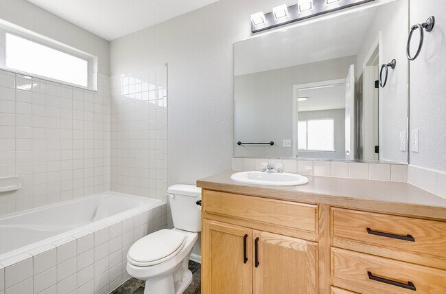 Building Photo - Totally Updated 3 Bedroom 4 Bath home