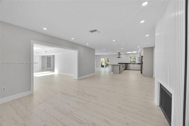 Building Photo - 8303 Old Cutler Rd