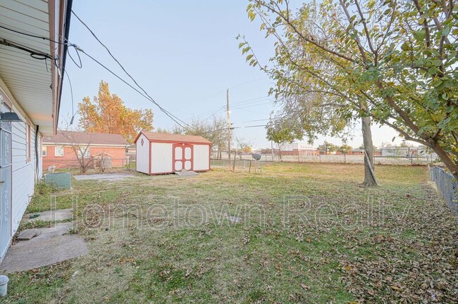 Building Photo - 1332 SW 63rd St