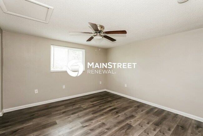 Building Photo - 3 Bedroom Pet-Friendly Home in Port Richey, FL with Main Street Renewal