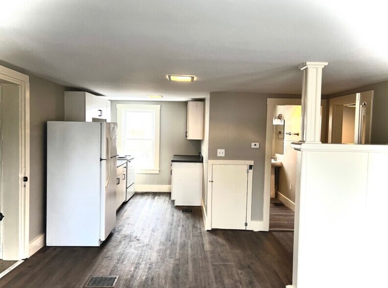 Open floor plan - 145 Hanover St