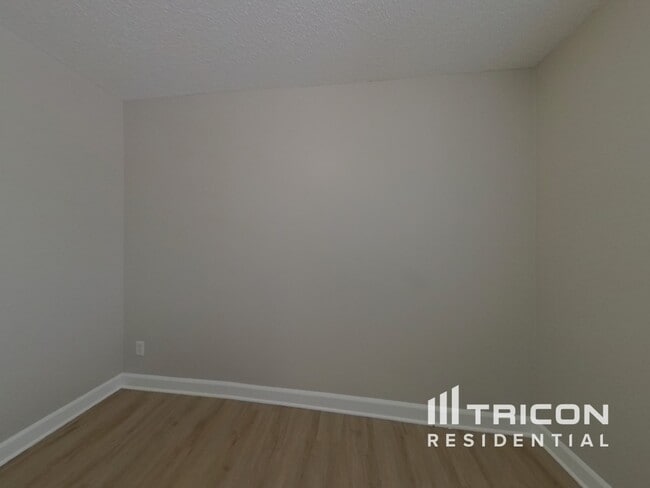 Building Photo - 4514 Fenton Rd