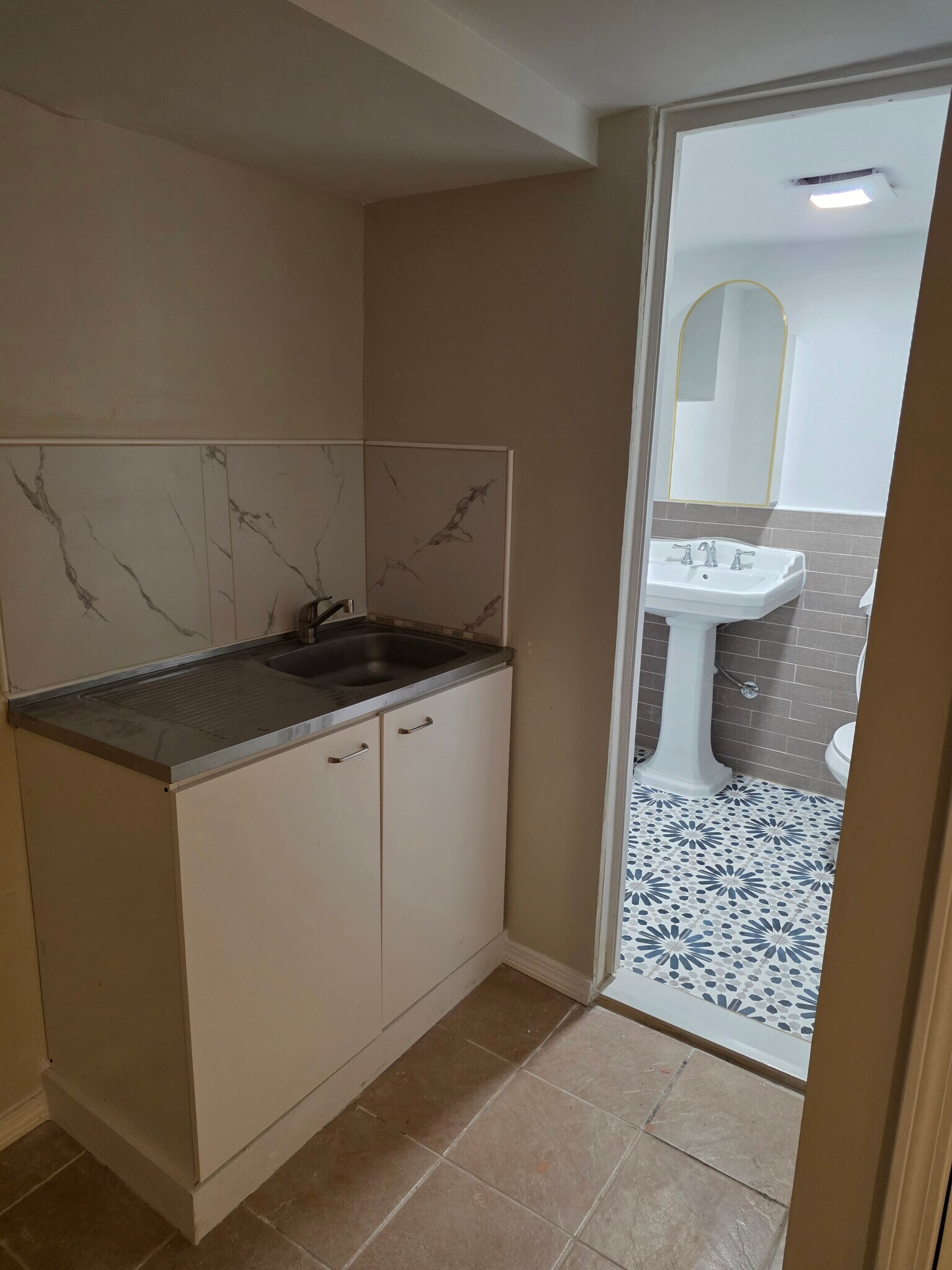 Building Photo - 1770 Park Ave