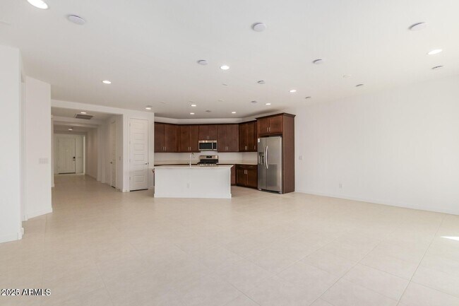 Building Photo - 11157 W Parkway Dr