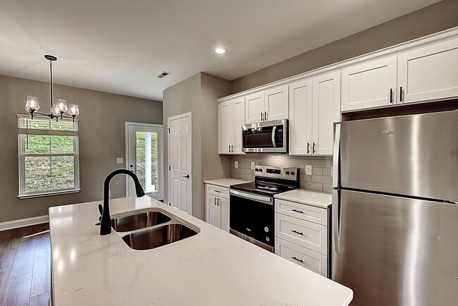 Building Photo - 524 Catalina Ct