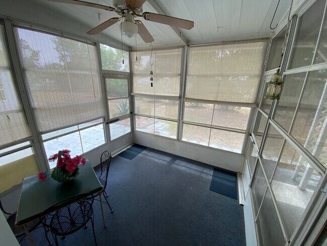 Building Photo - 2/2 Lady Lake Home