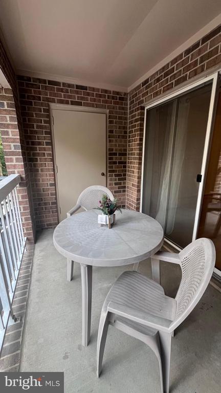 Building Photo - 5904 Cove Landing Rd