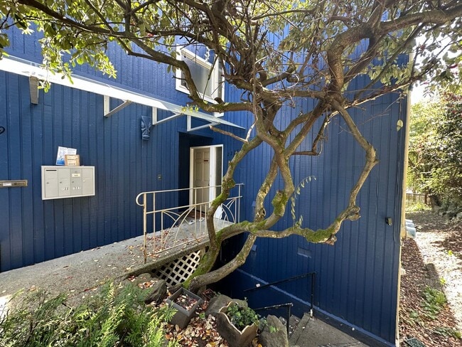 Building Photo - GOEL GUPTA