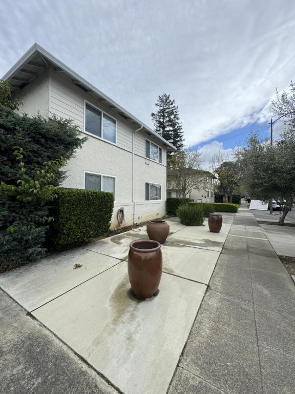 Building Photo - 736 Opal Dr