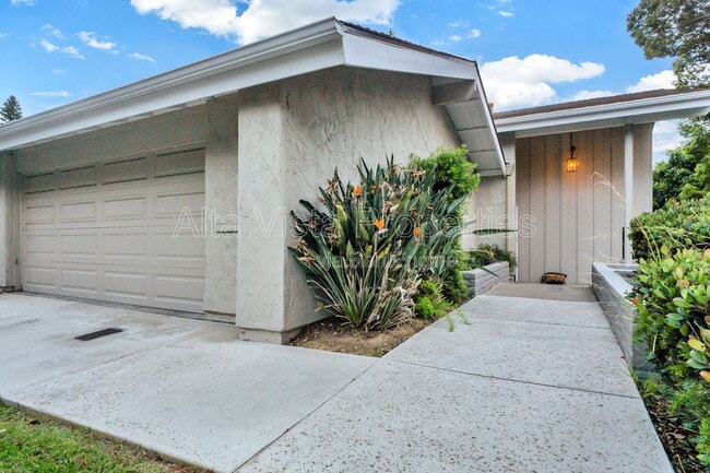 Building Photo - 2229 Camino Preciosa Sur