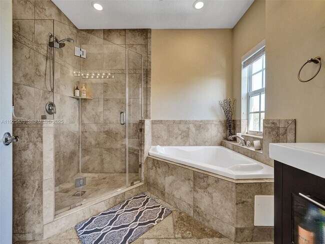 Building Photo - 2356 Wilton Dr